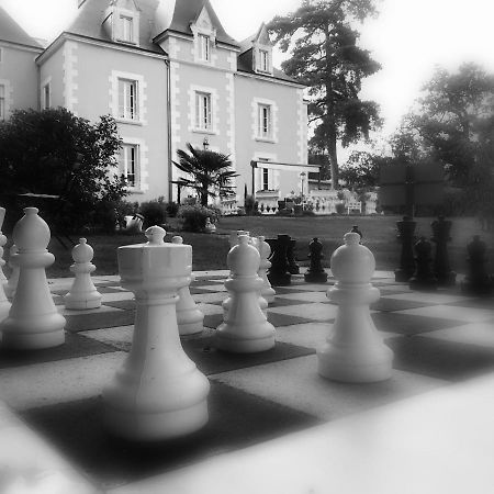 Le Petit Chateau Des Cedres Mouchamps Exterior foto