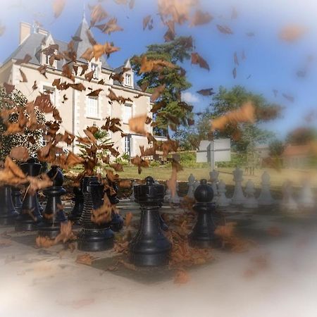 Le Petit Chateau Des Cedres Mouchamps Exterior foto