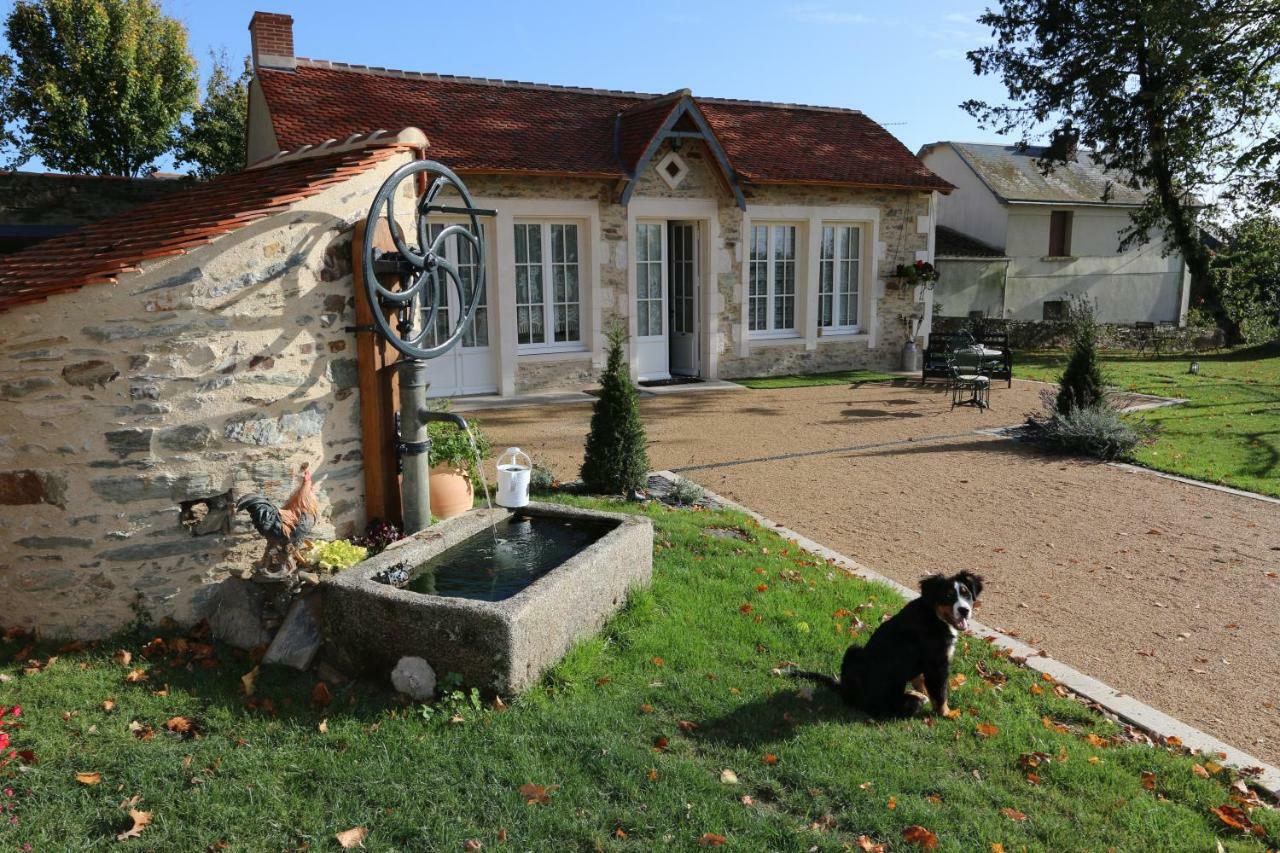 Le Petit Chateau Des Cedres Mouchamps Exterior foto